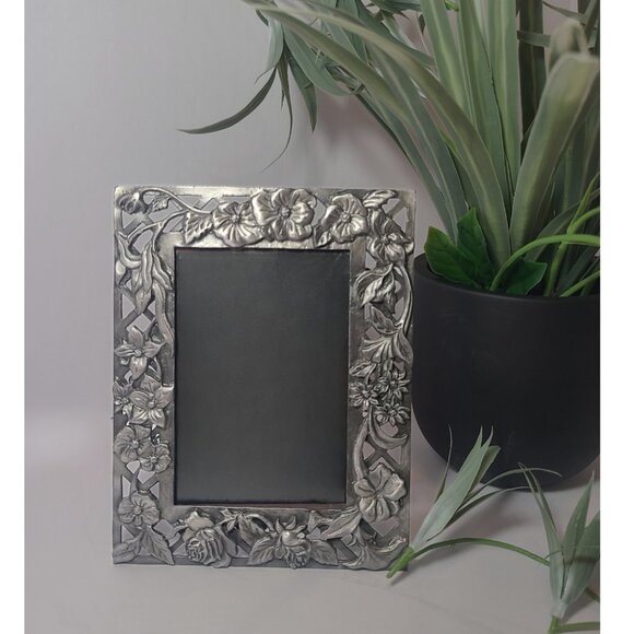 Picture Frame Vintage Metal Floral– Intricate Antiqued Silver Tone - Picture 2 of 5
